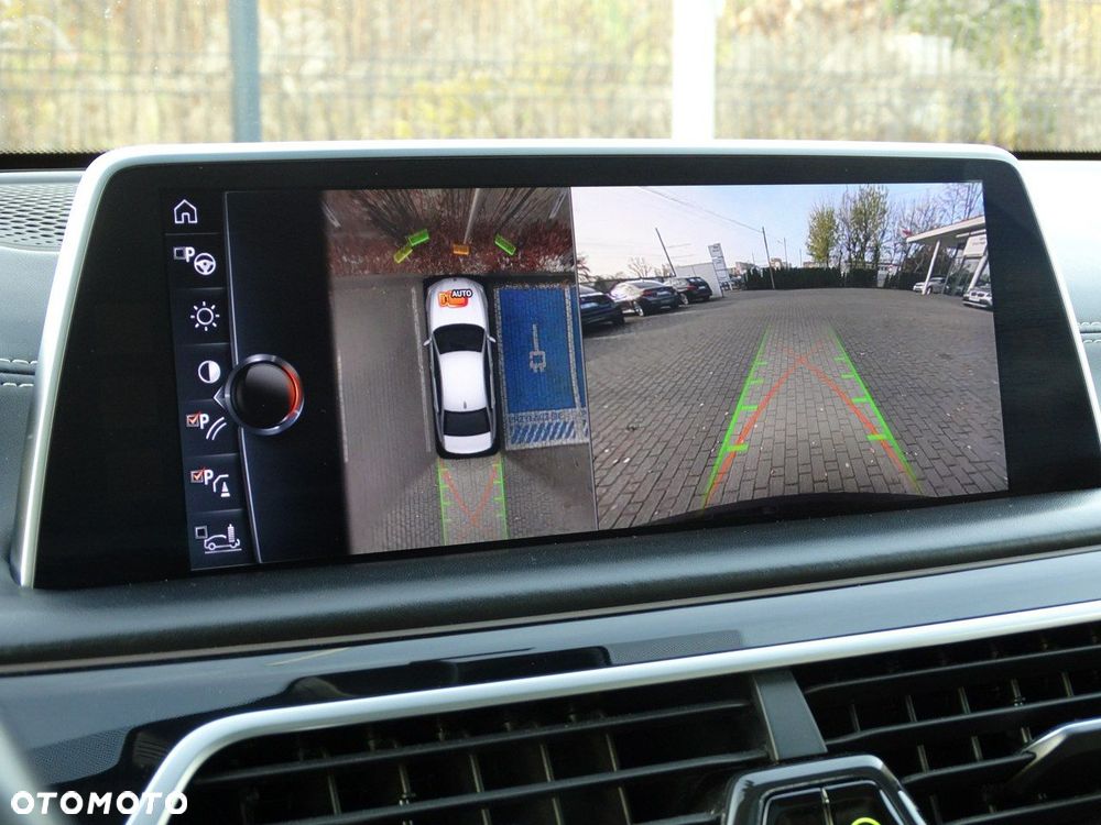 BMW Seria 7 740d xDrive - 28