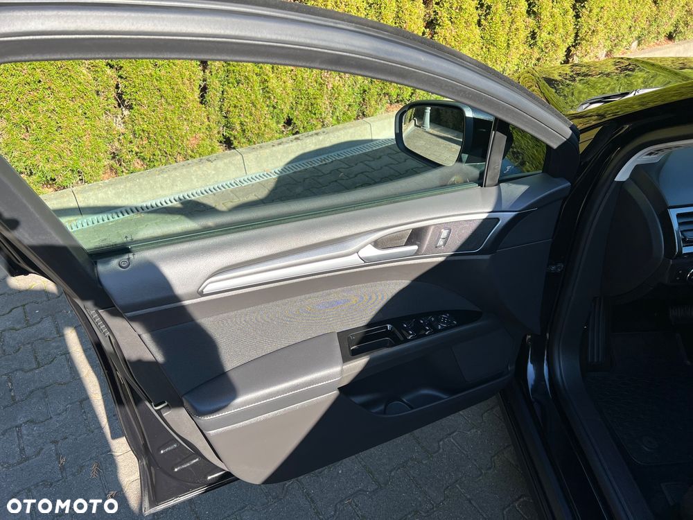 Ford Mondeo - 12