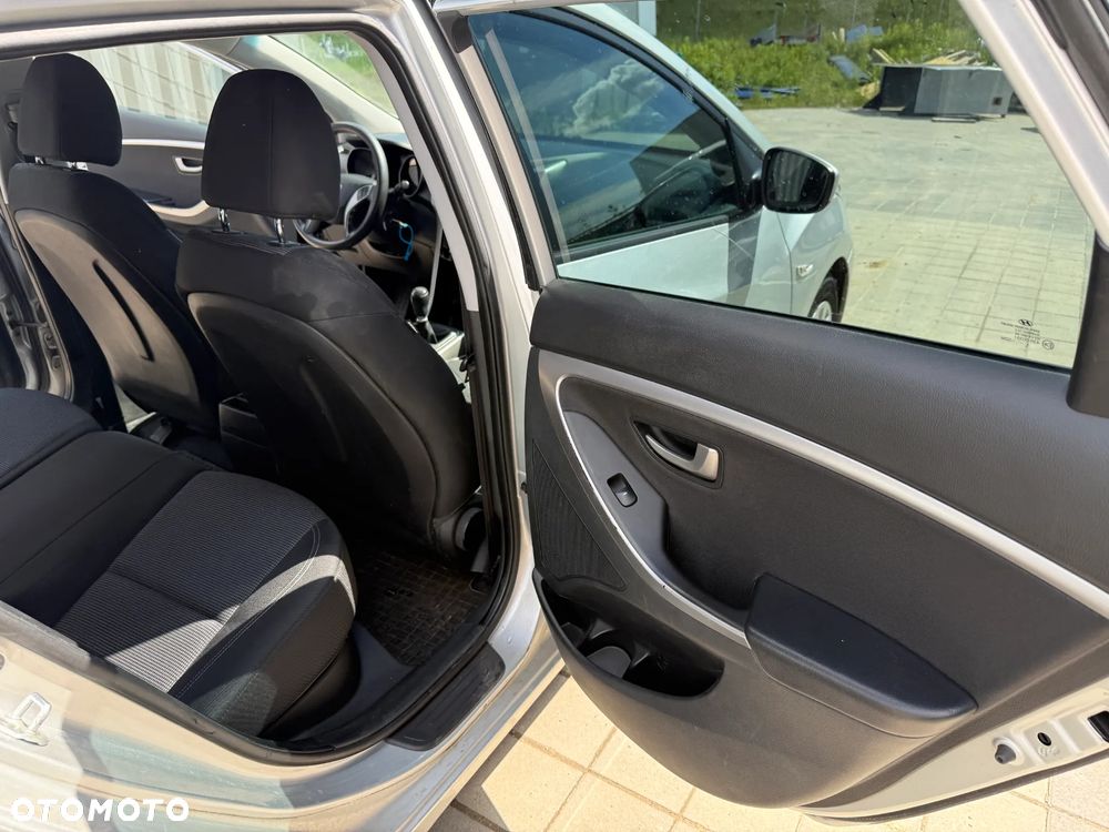Hyundai i30 1.4 CRDi Classic + - 16