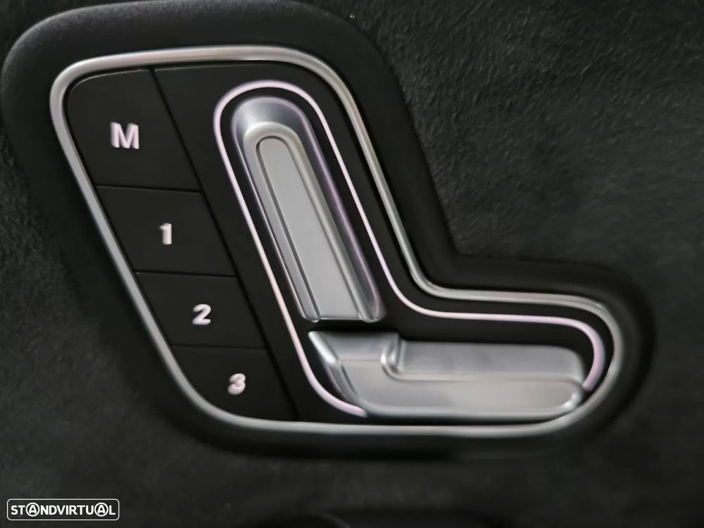 Mercedes-Benz A 250 Limousine e AMG Line - 47