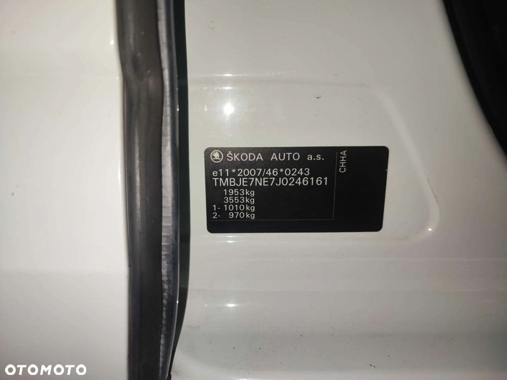 Skoda Octavia 2.0 TSI DSG RS - 13