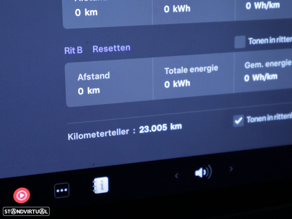 Tesla Model Y RWD - 10