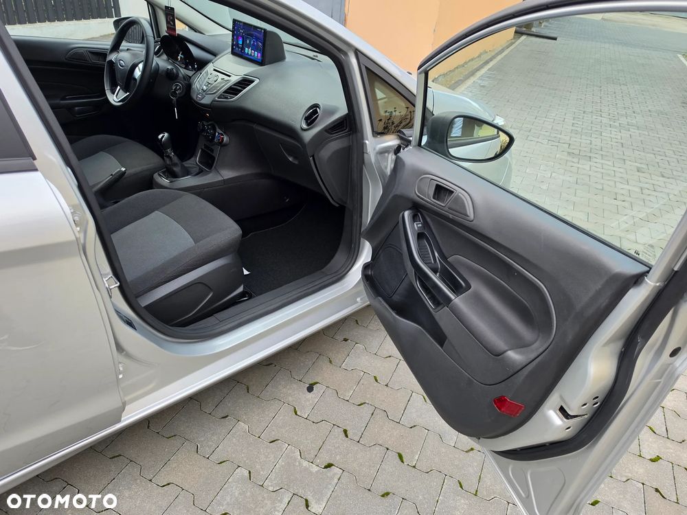 Ford Fiesta - 17
