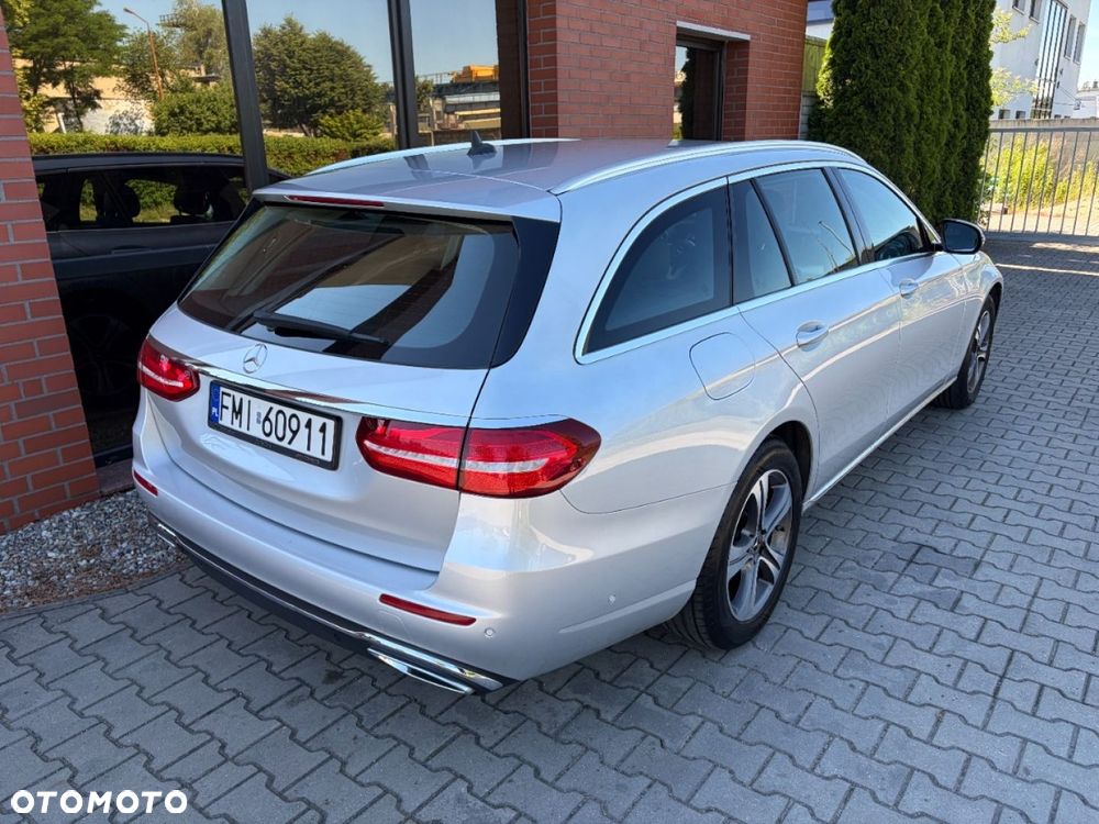 Mercedes-Benz Klasa E 220 d 9G-TRONIC Exclusive - 3