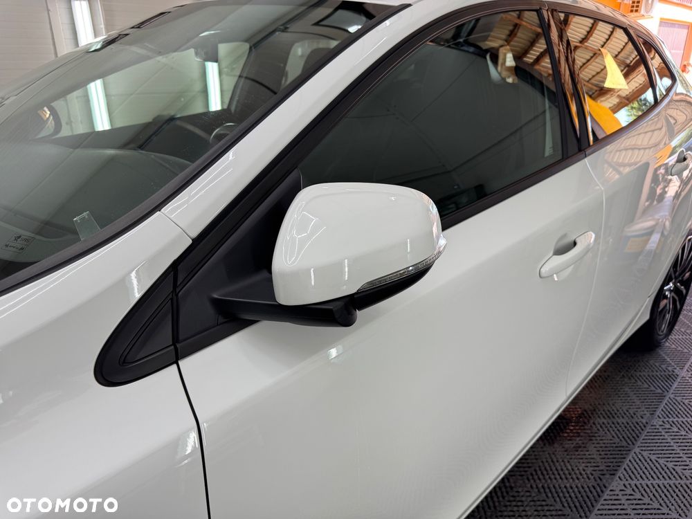 Volvo V40 T2 Geartronic Momentum - 29