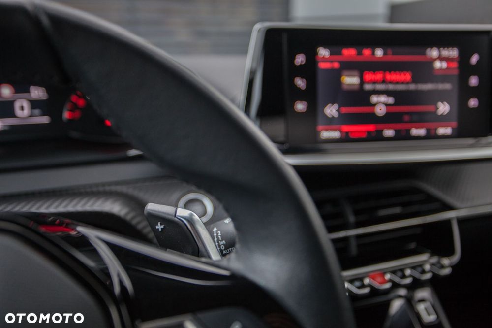 Peugeot 2008 1.5 BlueHDi Allure Pack S&S EAT8 - 17