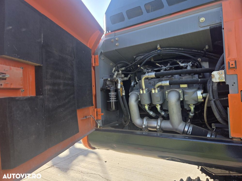 Hitachi ZX350LCN-6, 8.687h, CUPLA RAPIDA, cupa 2,2mc dinti NOI, latime 2,99m, ad sapare 7m, lant 90% bun doar 595h deplasare, consum mediu 17l/h, inst picon, inst rotire pe brate, GRESARE AUTOMATA, camera spate, ridica 25t, PROMOTIE 97.900 EUR+Tva - 24