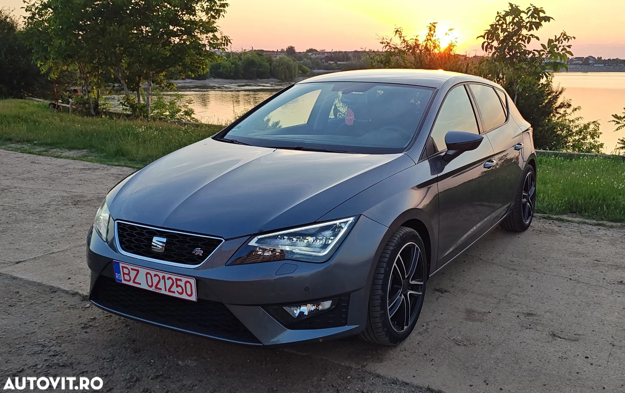 Seat Leon 2.0 TDI DPF Start&Stop DSG FR - 1