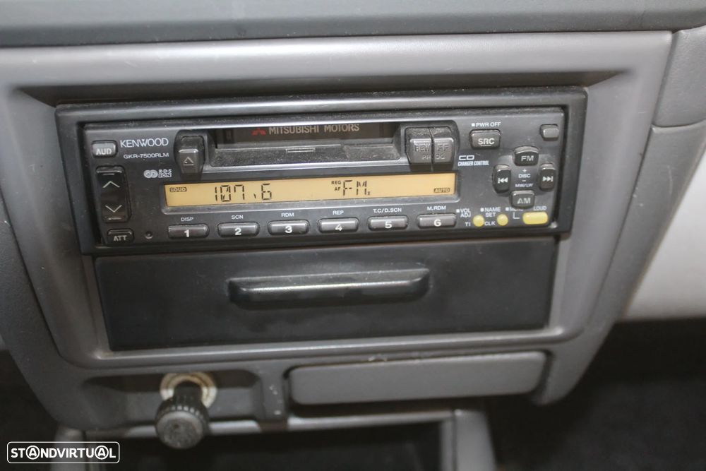 Mitsubishi Pajero Sport 2.5 TD GLS - 15