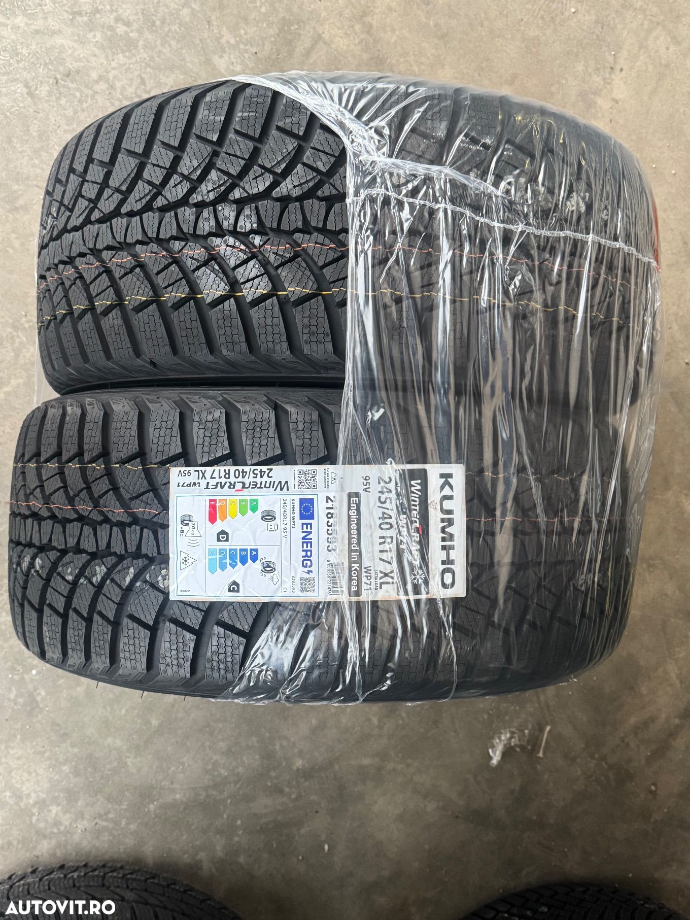 Vând 2 anvelope 245/40/17 kumho de iarnă noi - 1