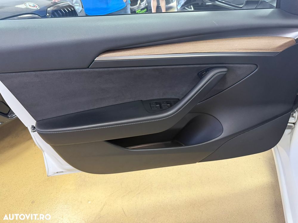 Tesla Model 3 Langstreckenbatterie Allradantrieb Dual Motor - 16