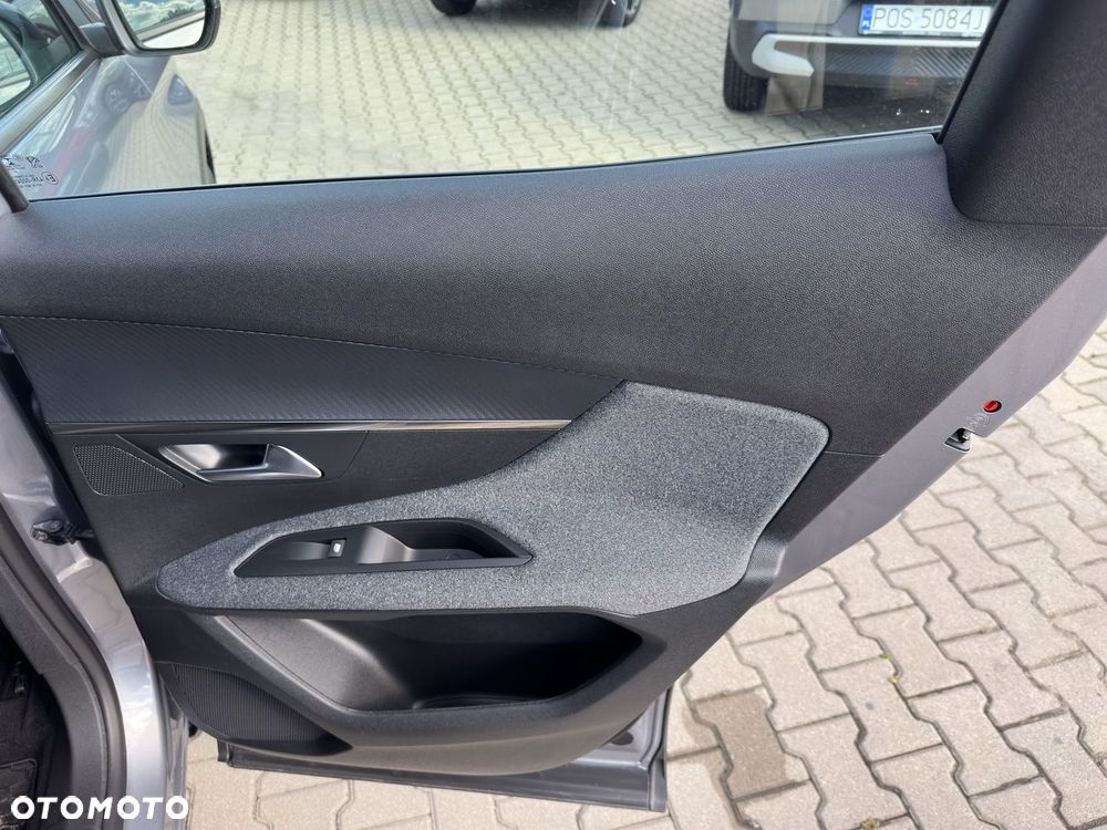 Peugeot 3008 1.2 PureTech Active Pack S&S EAT8 - 20