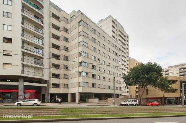 T2 a venda em Frente ao Metro em Vila Nova de Gaia ! Avenida da Republ - Grande imagem: 3/13