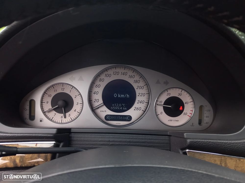 Mercedes-Benz E 220 CDi Avantgarde Aut. - 24