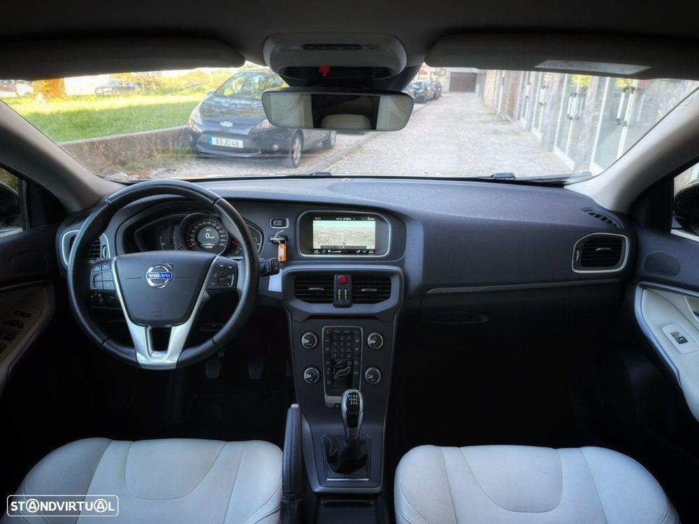 Volvo V40 Cross Country 1.6 D2 Momentum - 6