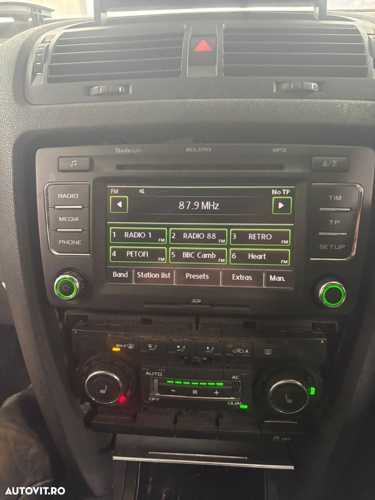 Radio CD Player Aux Auxiliar BOLERO Skoda Octavia 2 2004 - 2013 - 1