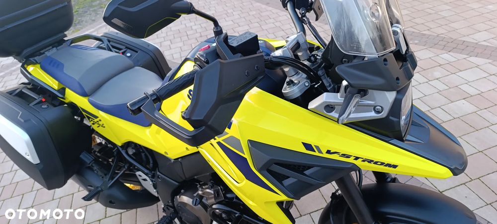 Suzuki V-STROM - 18