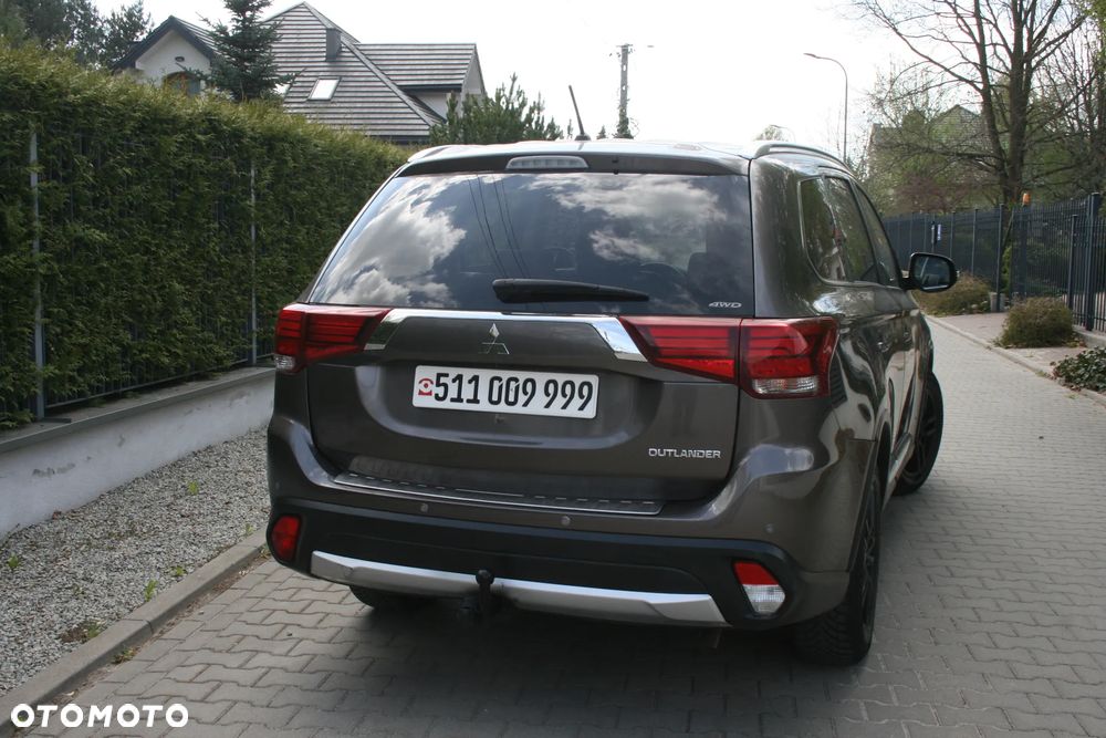 Mitsubishi Outlander 2.2 DID Intense - 9