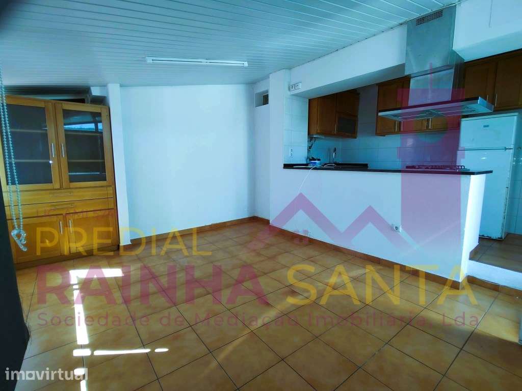 Apartamento T3 com terraço e lavandaria no Bairro Norton de Matos. - Grande imagem: 2/15