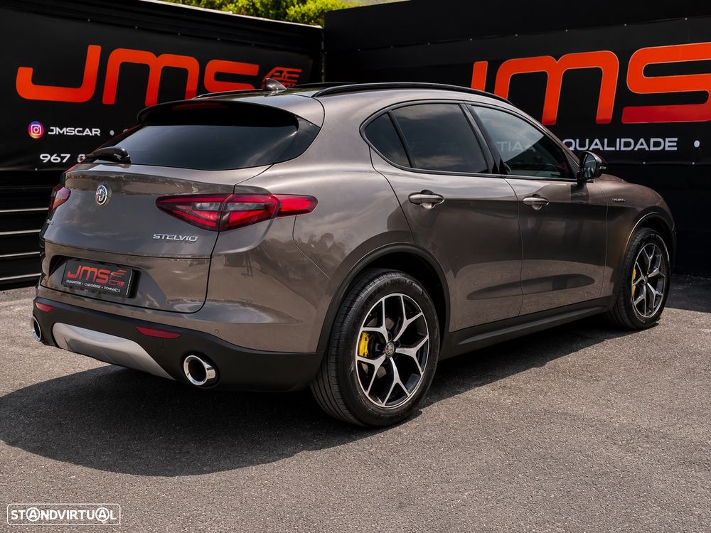 Alfa Romeo Stelvio 2.2 16V AT8 Super - 7