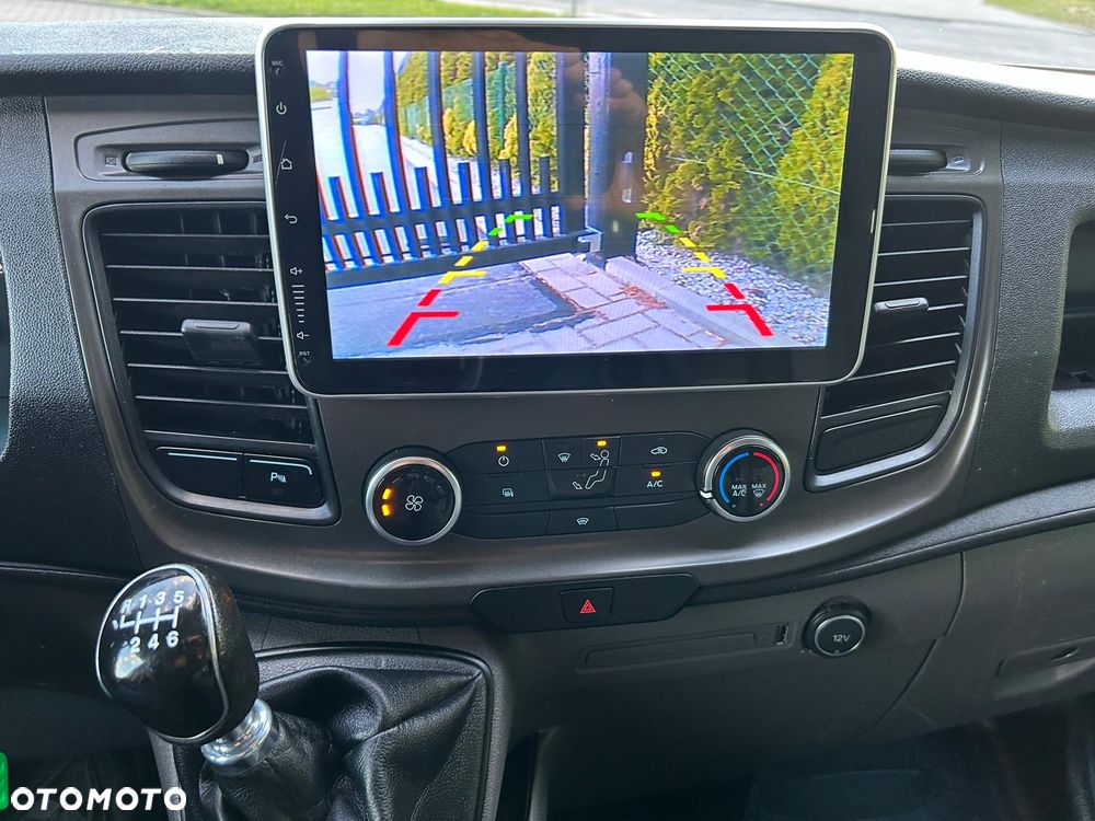 Ford Transit Custom 300 L2H1 Limited (bryg.) - 19