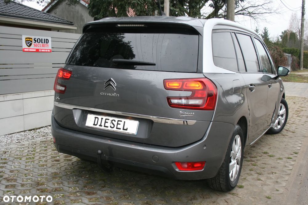 Kia Carens 1.7 CRDi XL 7os - 23