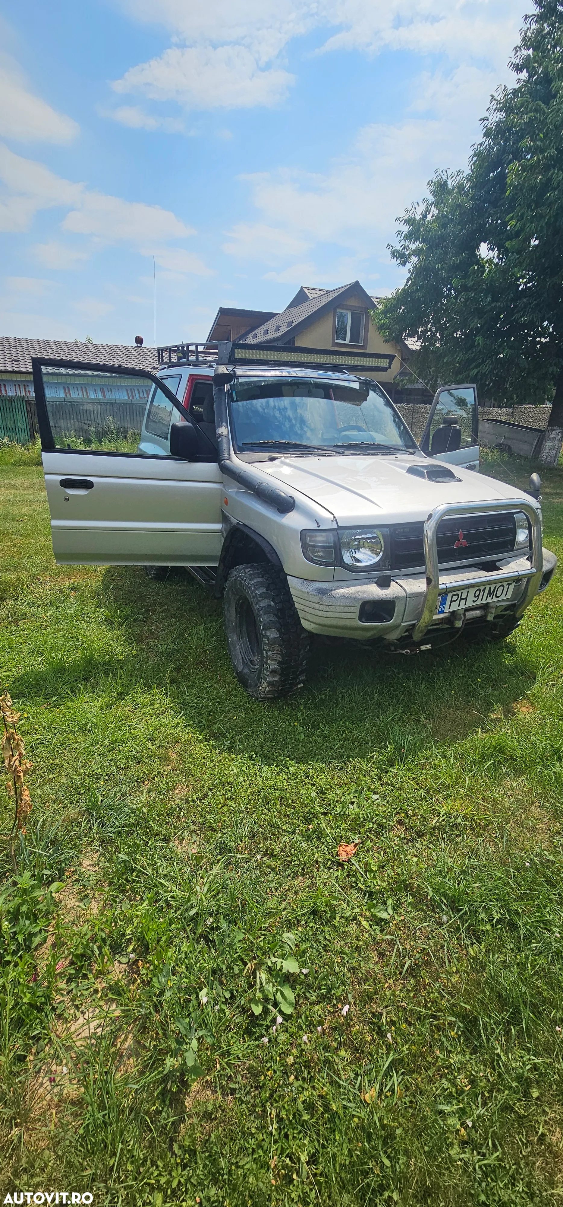 Mitsubishi Pajero - 10