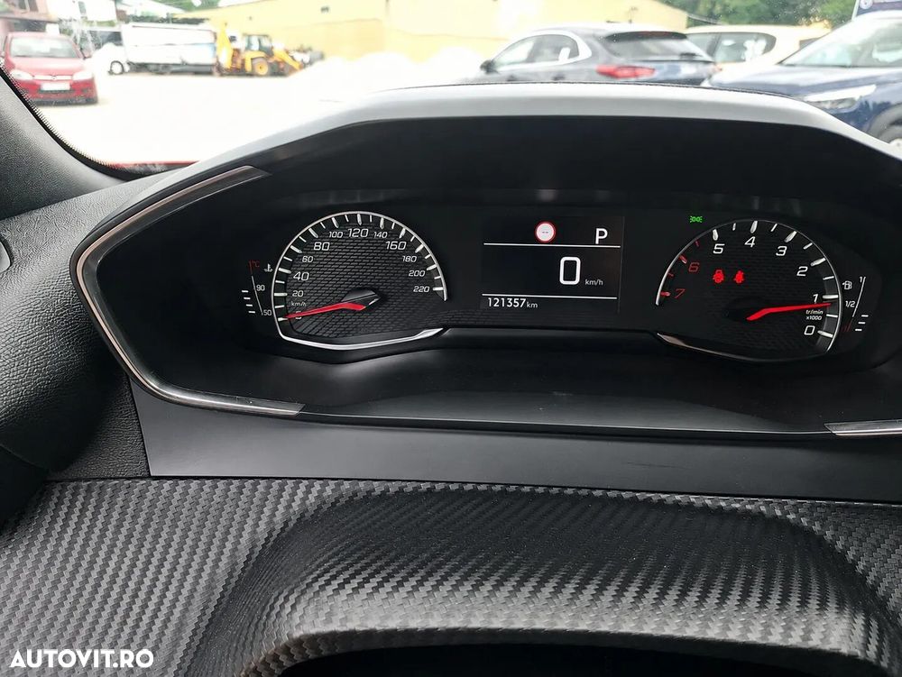 Peugeot 2008 - 13