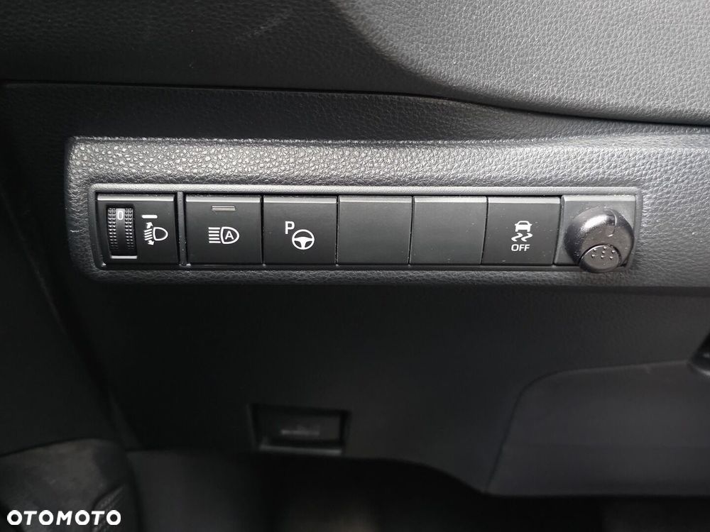 Toyota Corolla 2.0 Hybrid Comfort - 18
