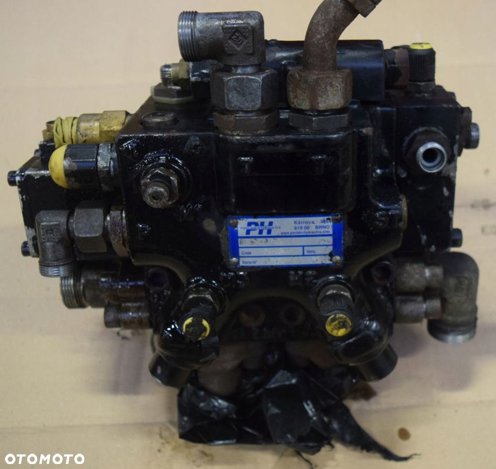 ROZDZIELACZ HYDRODRIVE MAN TGX TGS 81.67560 - 6105 - 1