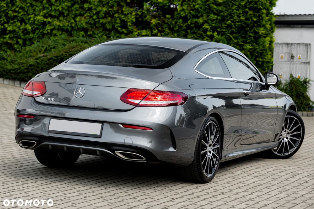 Mercedes-Benz Klasa C 300 9G-TRONIC AMG Line - 14
