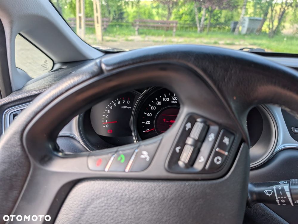 Kia Ceed 1.4 L - 19