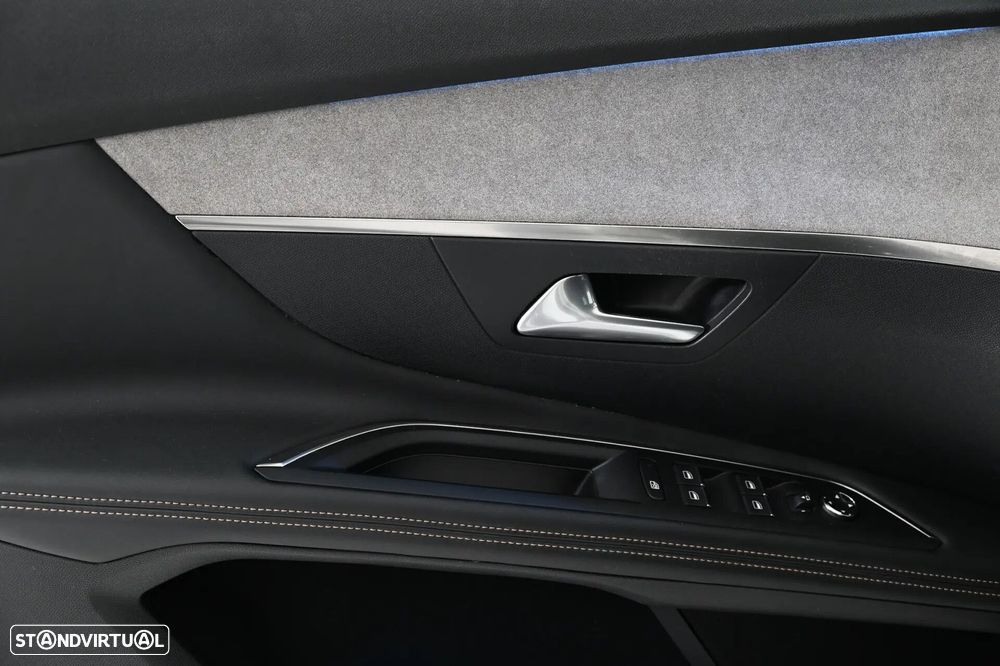 Peugeot 3008 1.6 Hybrid GT Pack e-EAT8 - 19