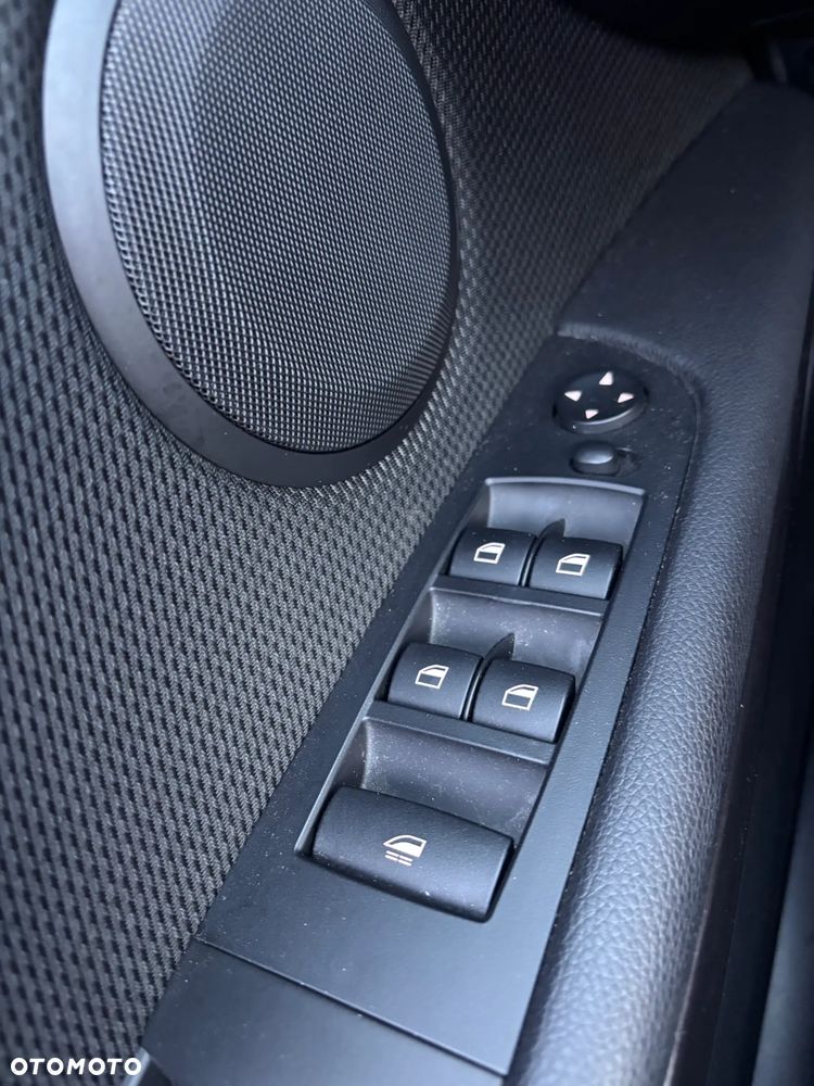 BMW Seria 3 320d - 29