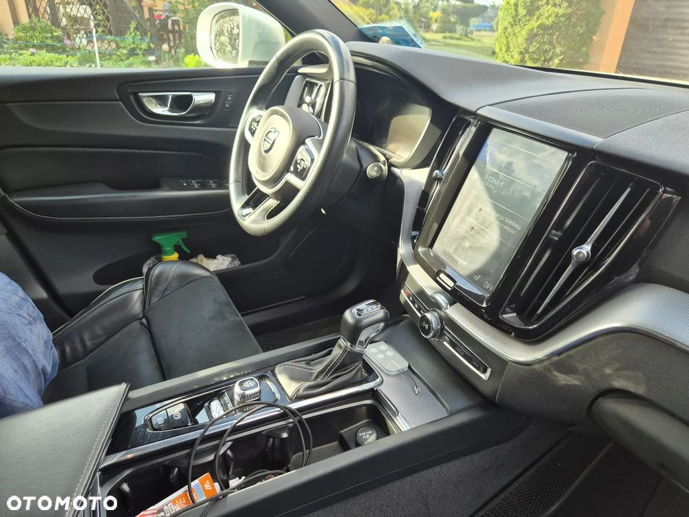 Volvo XC 60 D4 Drive-E R-Design Momentum - 6