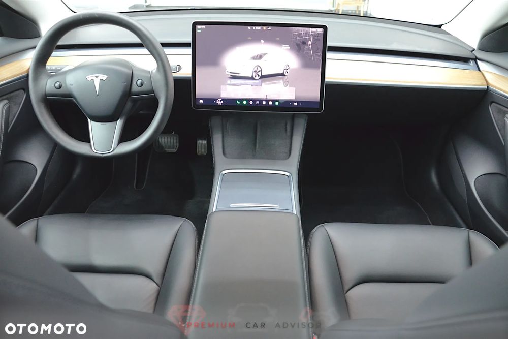 Tesla Model 3 - 16