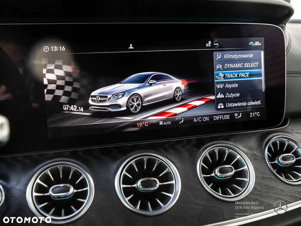 Mercedes-Benz Klasa E 220 d 4-Matic 9G-TRONIC - 37