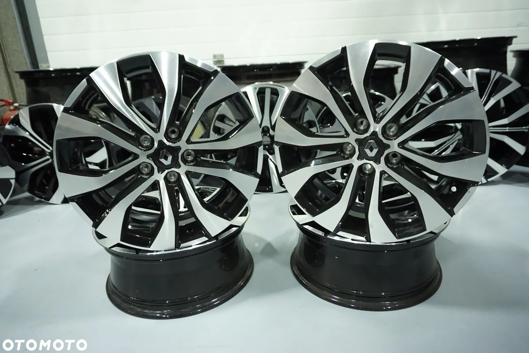 Felgi Aluminiowe  17 RENAULT SYMBIOZ CAPTUR II ARCANA KADJAR KOLEOS LAGUNA III SCENIC MEGANE ZOE CAPTUR II 5X114,3 - 1