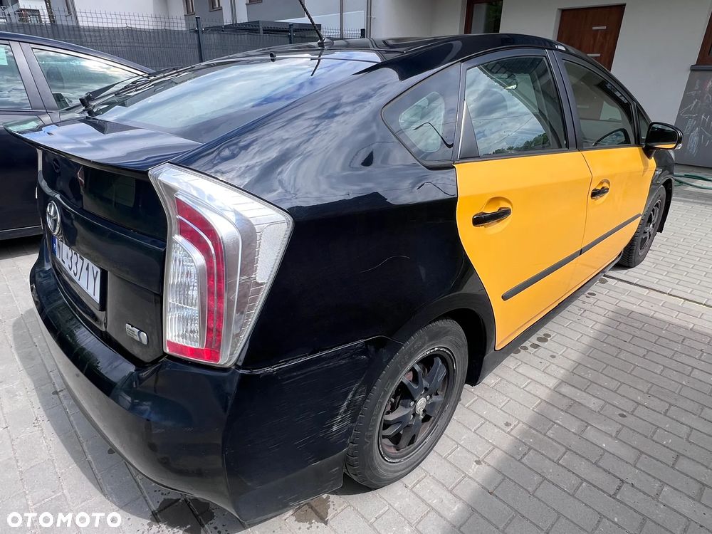 Toyota Prius (Hybrid) Comfort - 5