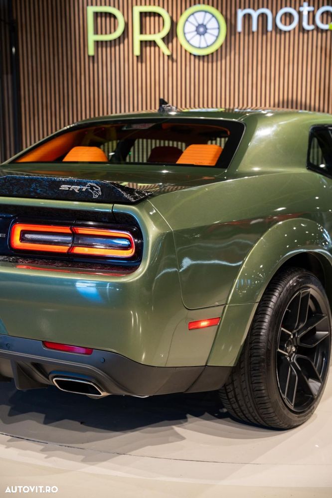 Dodge Challenger - 20