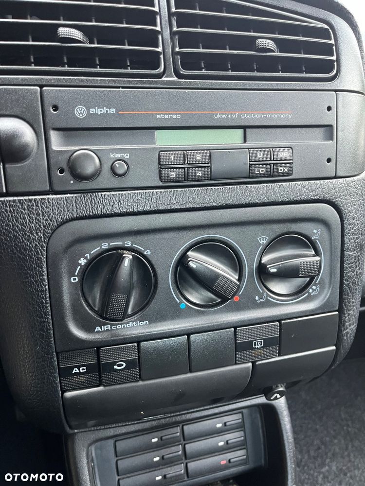 Volkswagen Golf 1.8 GL Syncro - 23