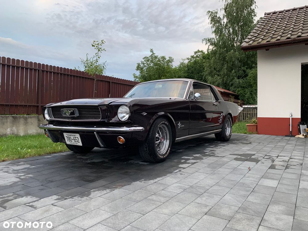 Ford Mustang - 1