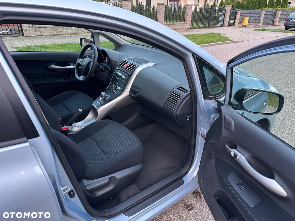Toyota Auris 1.8 HSD Luna - 19