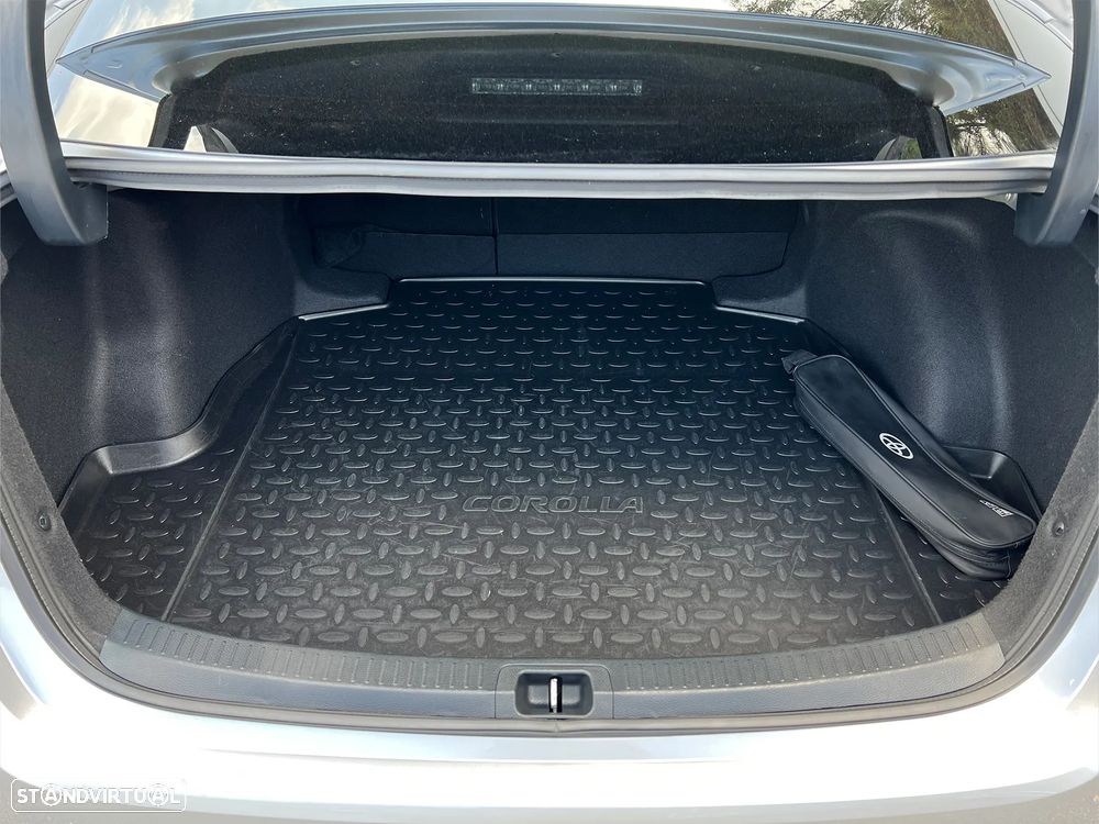 Toyota Corolla SD 1.8 Hybrid Luxury - 8