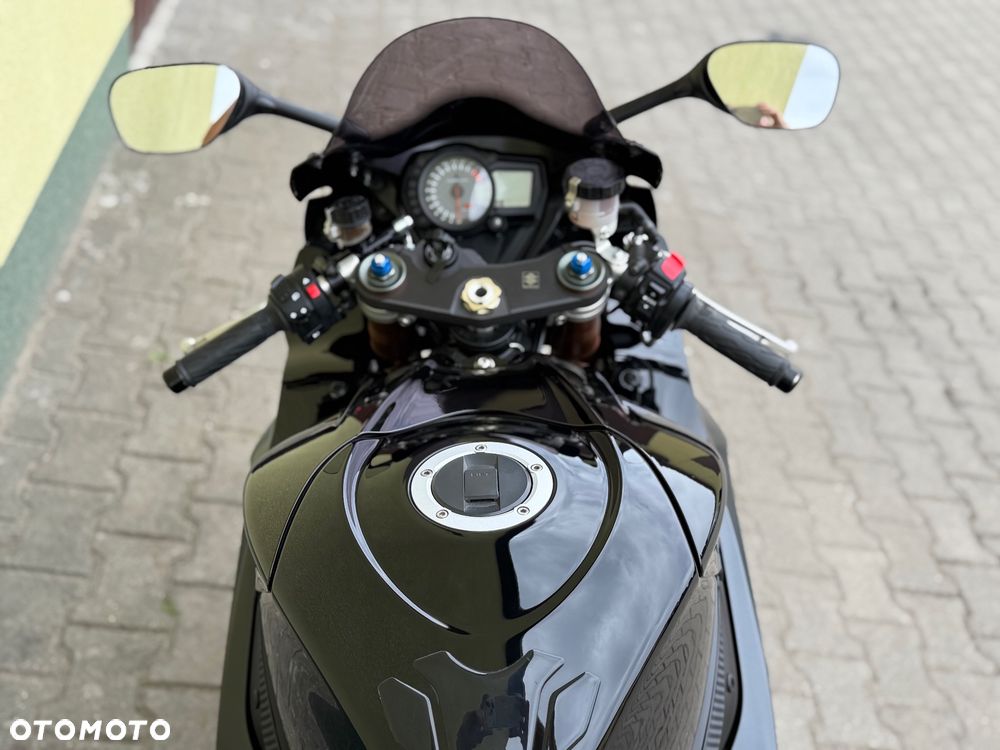 Suzuki GSX-R - 18