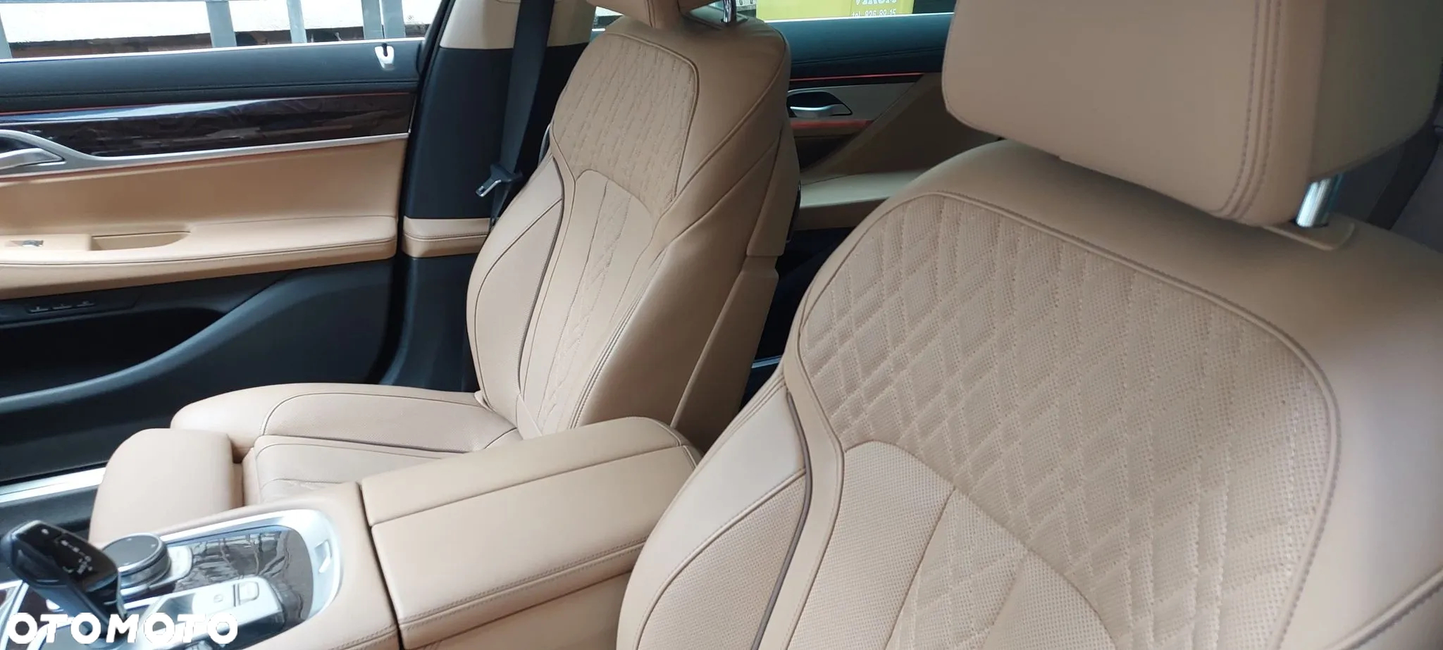 BMW Seria 7 750Li xDrive - 14