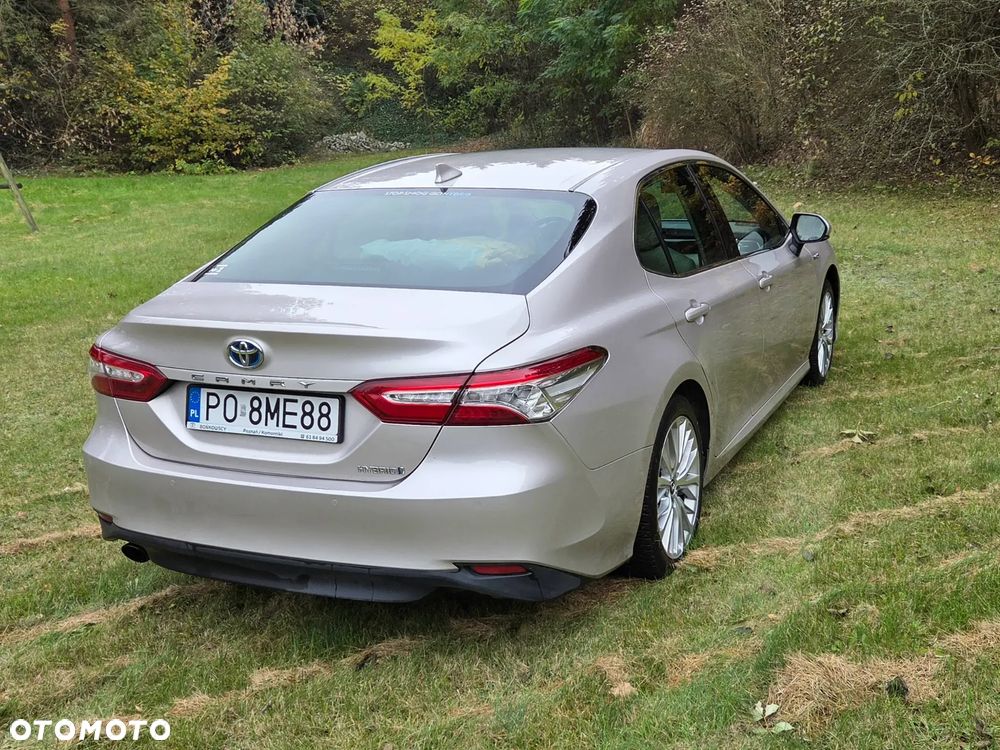 Toyota Camry 2019 photo 2