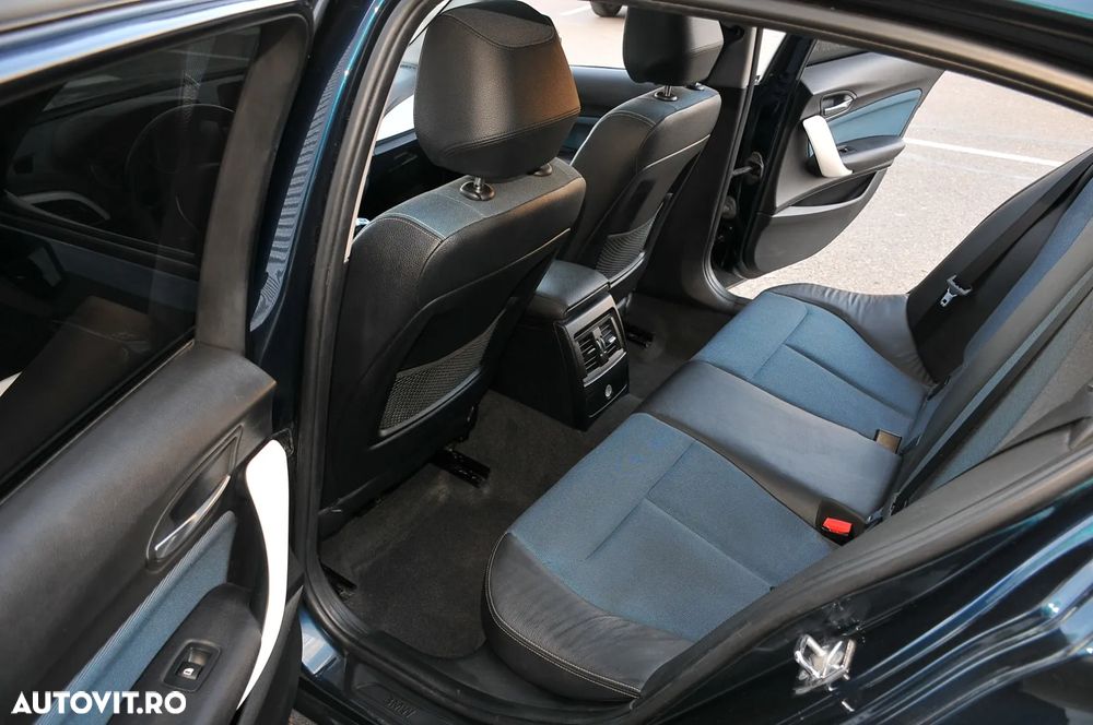 BMW Seria 1 120d Aut. - 11