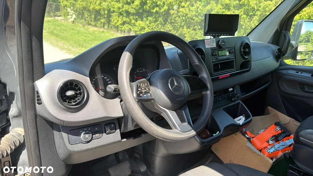 Mercedes-Benz Sprinter - 21