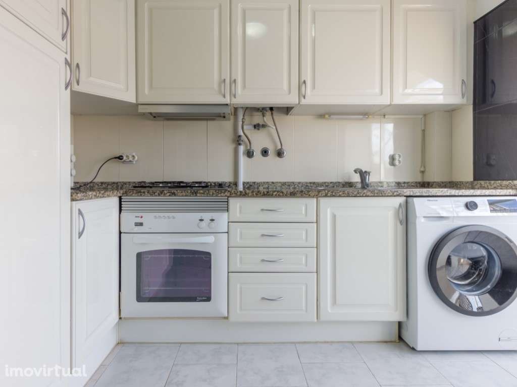 Apartamento - T2 - Laranjeiro - Grande imagem: 2/16